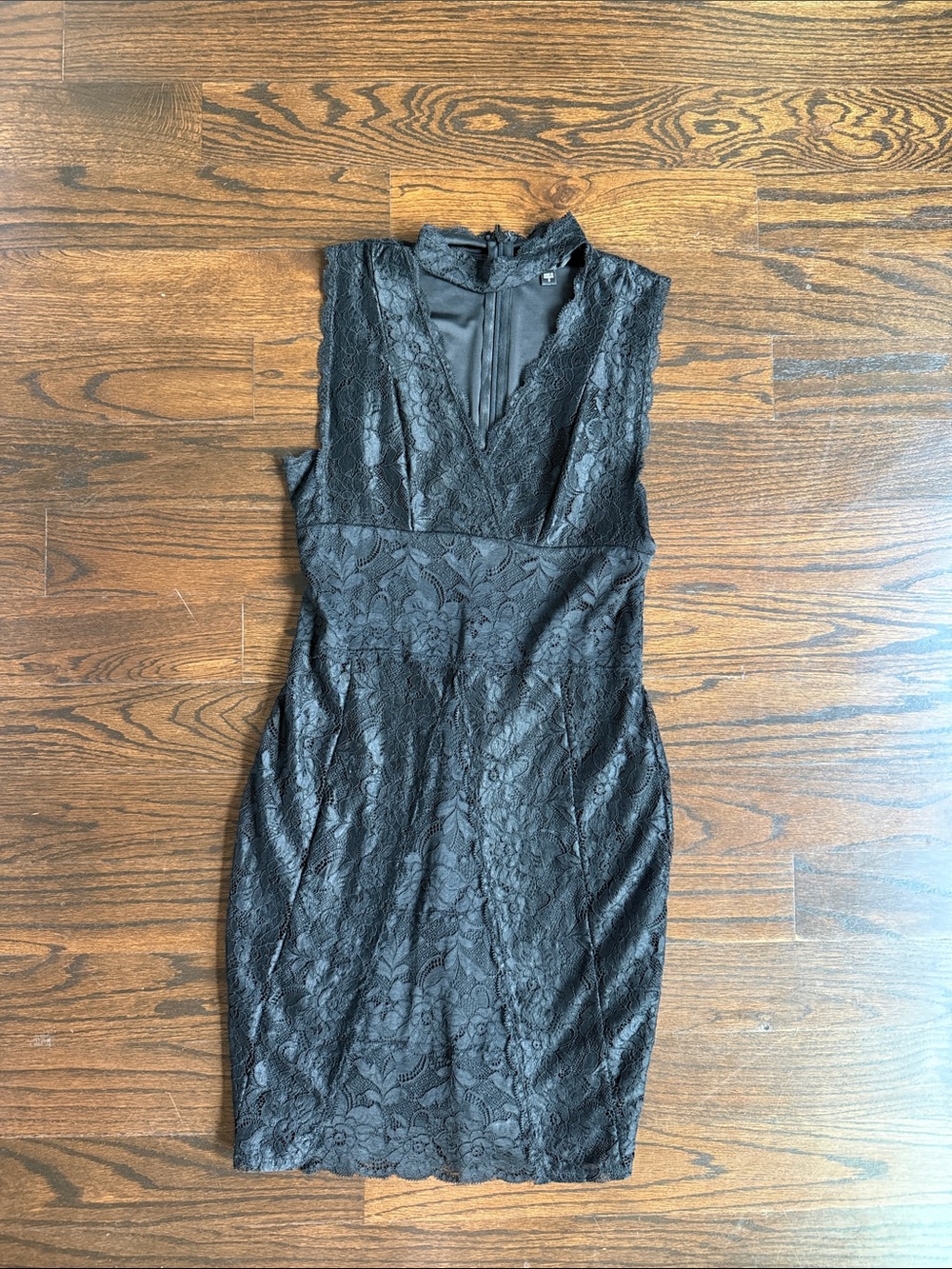 GUESS Black Lace V-Neck Sheath Dress